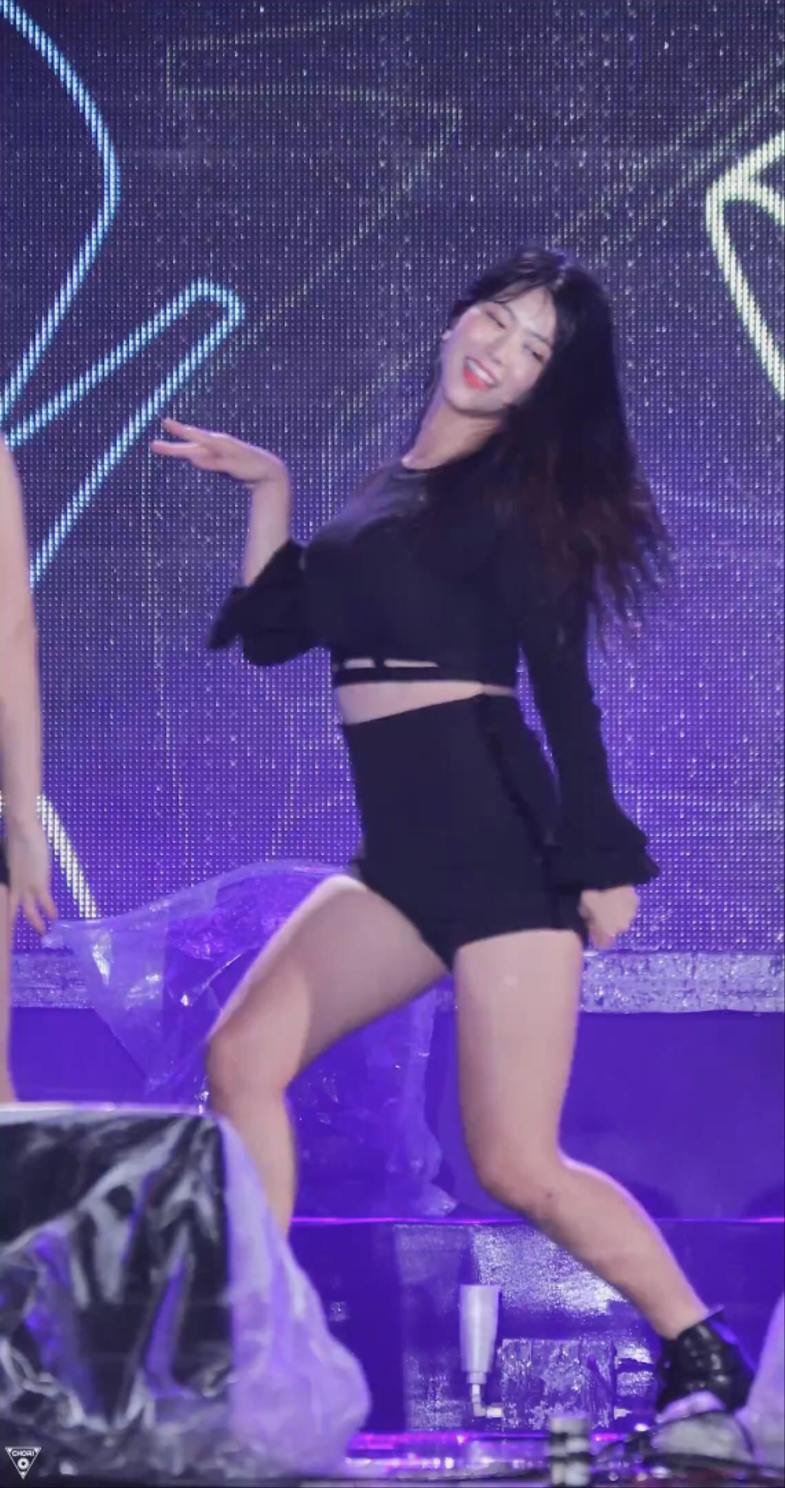 [직캠] 171012 브레이브걸스 [하윤] 충무음악회
